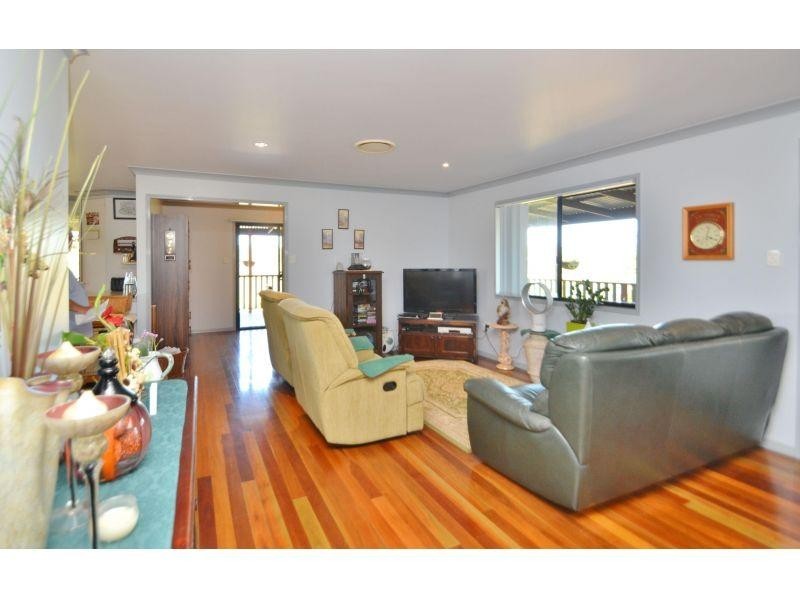 30 Robert Road, Chatsworth QLD 4570