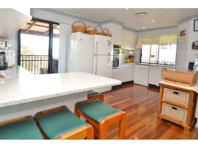 30 Robert Road, Chatsworth QLD 4570