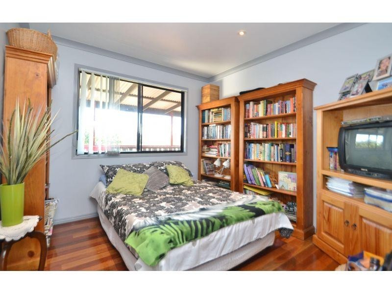 30 Robert Road, Chatsworth QLD 4570