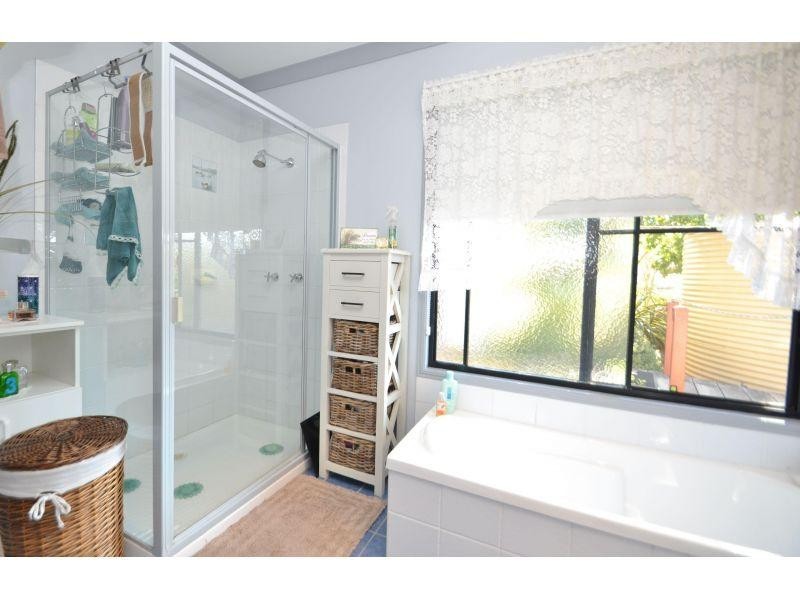 30 Robert Road, Chatsworth QLD 4570