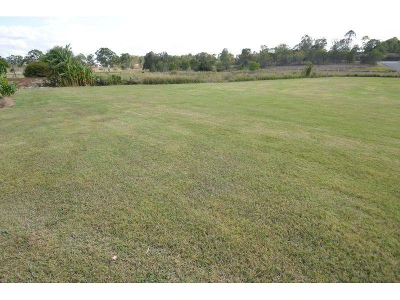 30 Robert Road, Chatsworth QLD 4570