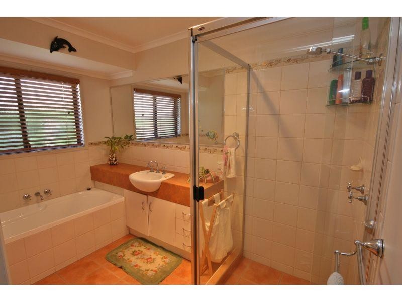 3 Inverary Court, Southside QLD 4570