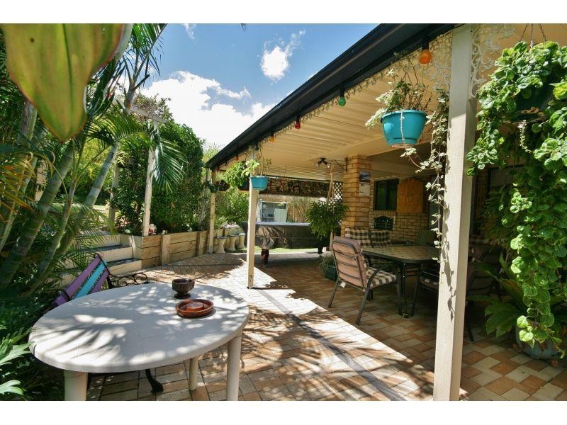 3 Inverary Court, Southside QLD 4570
