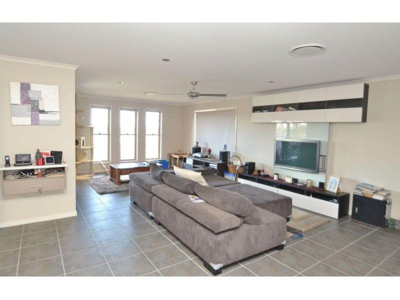 20  Eucalyptus Avenue, Southside QLD 4570