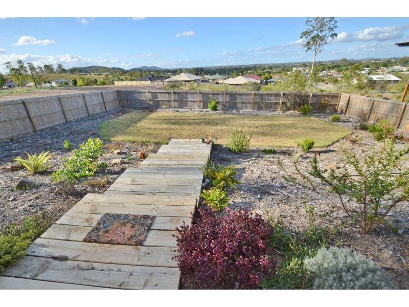 20  Eucalyptus Avenue, Southside QLD 4570