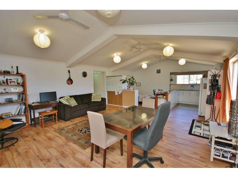21 Mataranka Road, Veteran QLD 4570