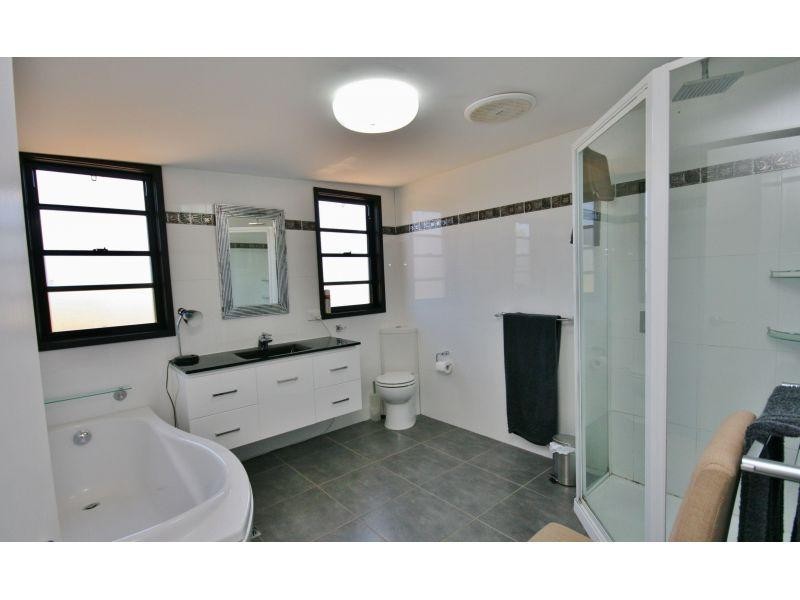 21 Mataranka Road, Veteran QLD 4570