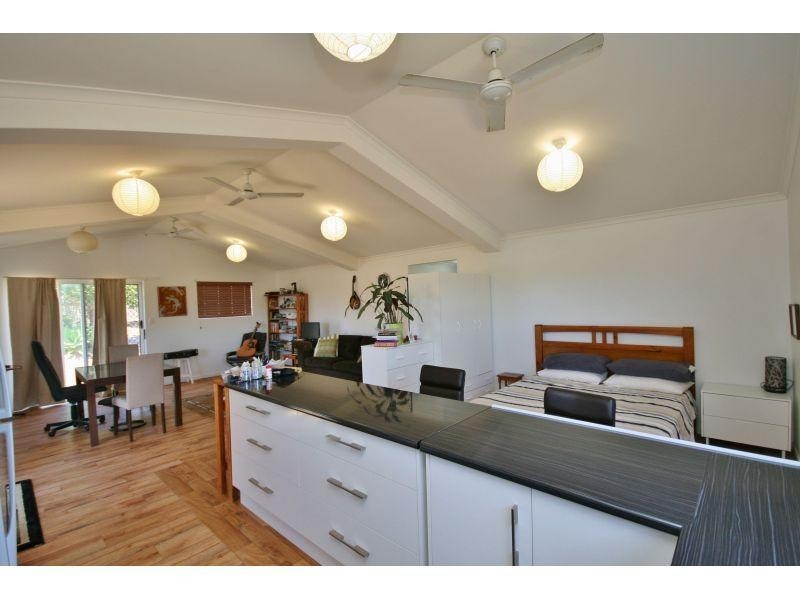 21 Mataranka Road, Veteran QLD 4570