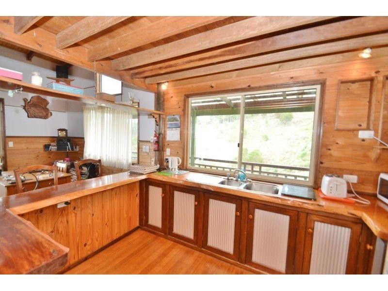 183 Robinson Road, Calico Creek QLD 4570