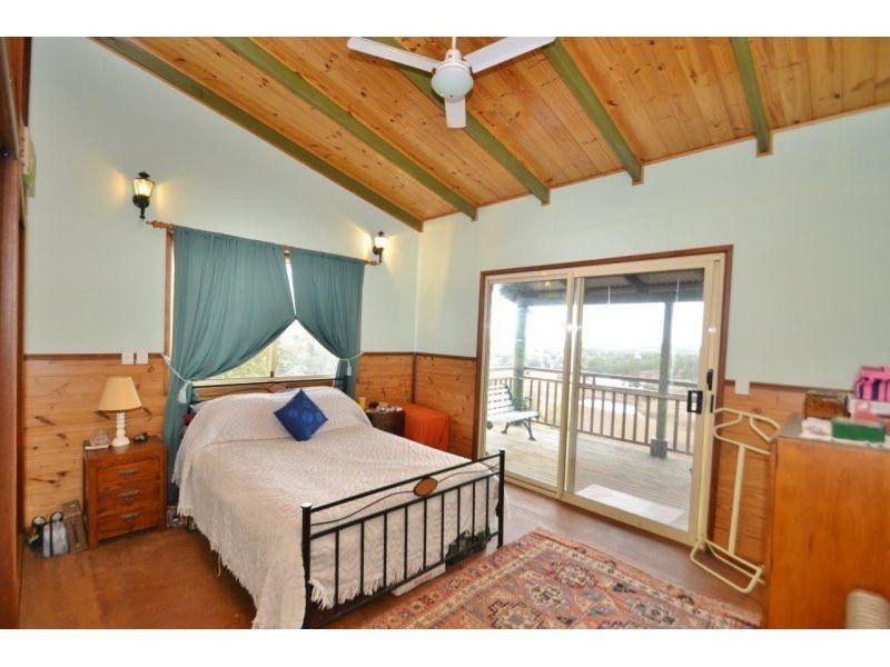 183 Robinson Road, Calico Creek QLD 4570
