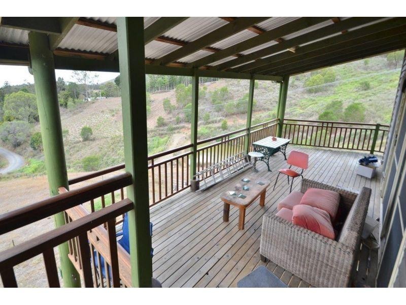183 Robinson Road, Calico Creek QLD 4570