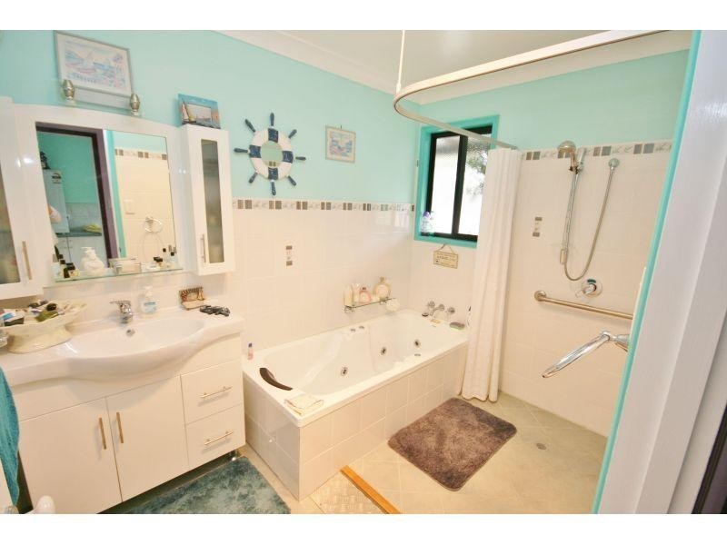 16 Elsom Court, Curra QLD 4570