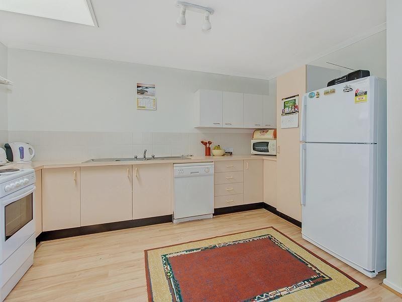 2/77 Poinciana Avenue, Tewantin QLD 4565