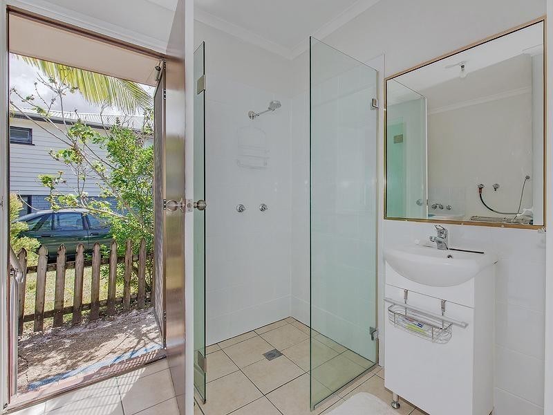 2/77 Poinciana Avenue, Tewantin QLD 4565