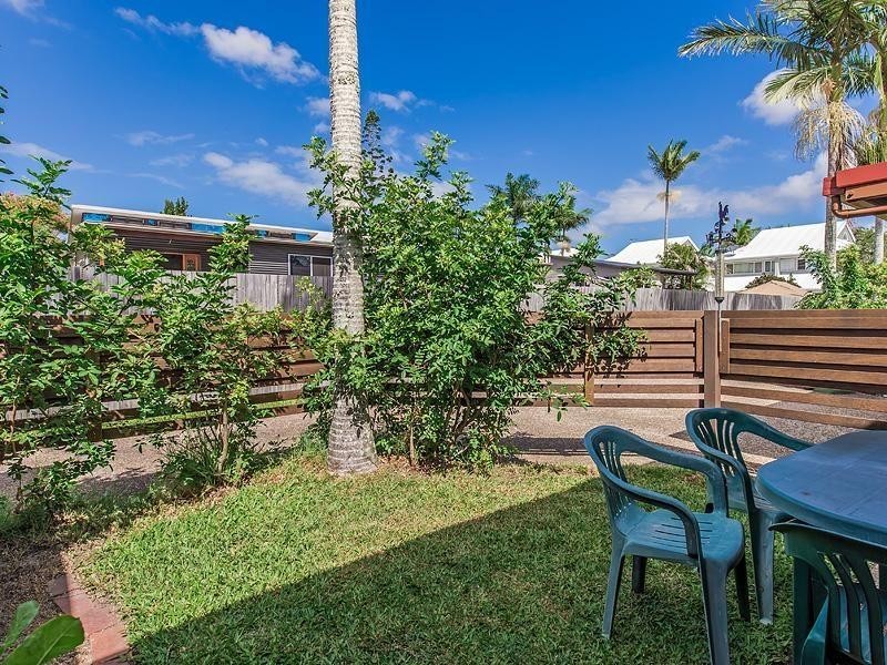 2/77 Poinciana Avenue, Tewantin QLD 4565