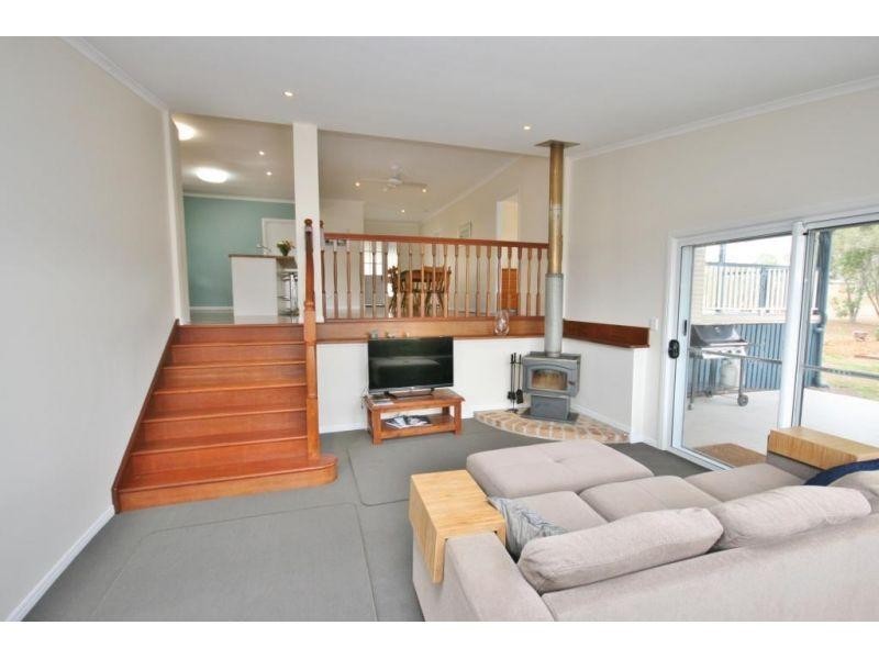 288 McIntosh Creek Road, Jones Hill QLD 4570