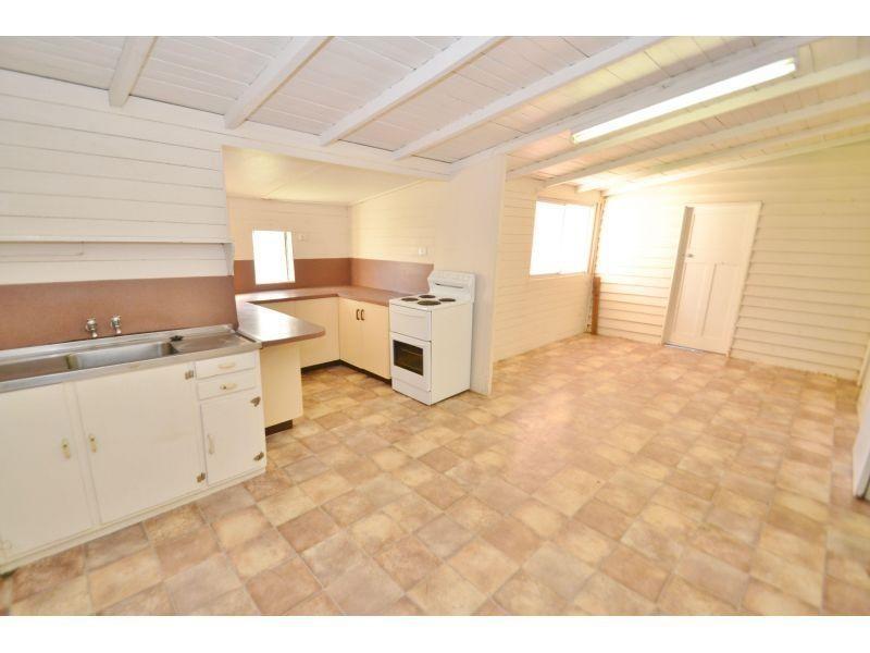 5 Red Hill Road, Gympie QLD 4570