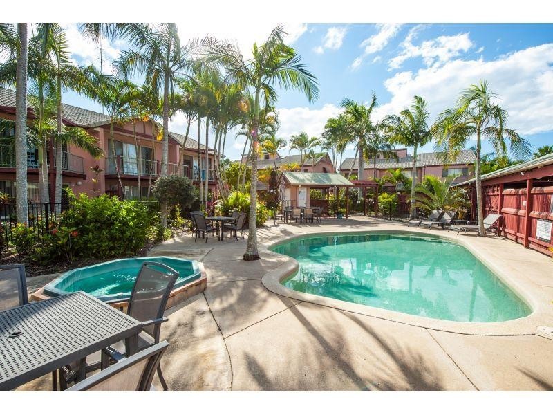 117/4 Lake Weyba Dr, Noosaville QLD 4566