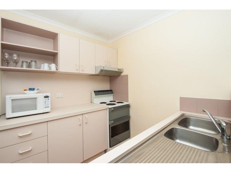 117/4 Lake Weyba Dr, Noosaville QLD 4566