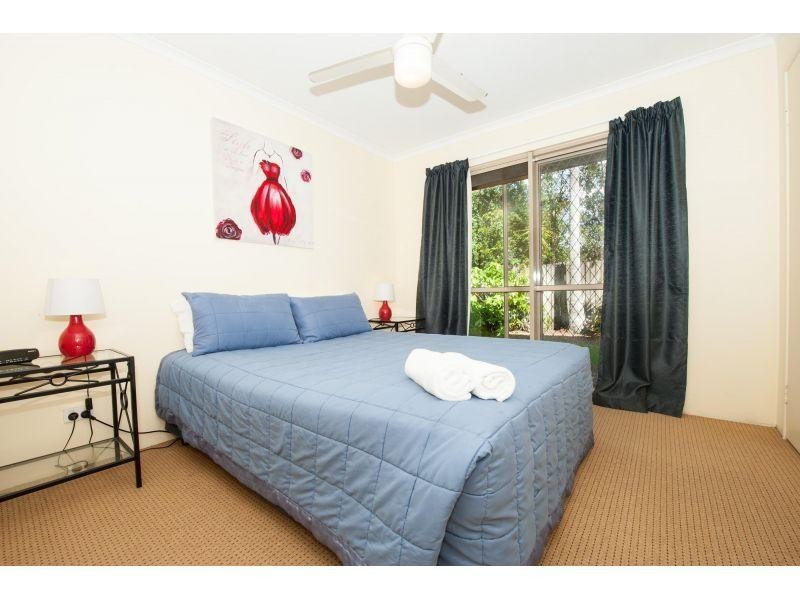 117/4 Lake Weyba Dr, Noosaville QLD 4566