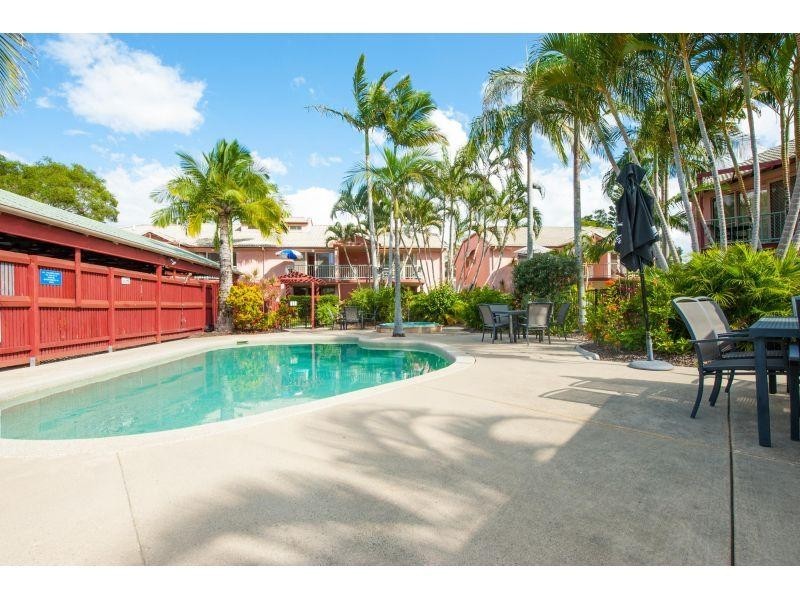 117/4 Lake Weyba Dr, Noosaville QLD 4566