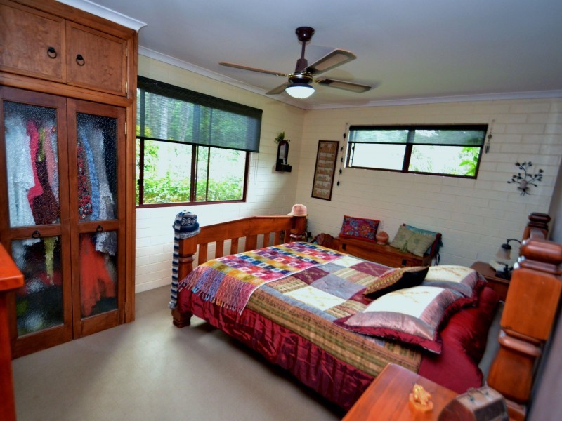 210 Allen Road, Chatsworth QLD 4570