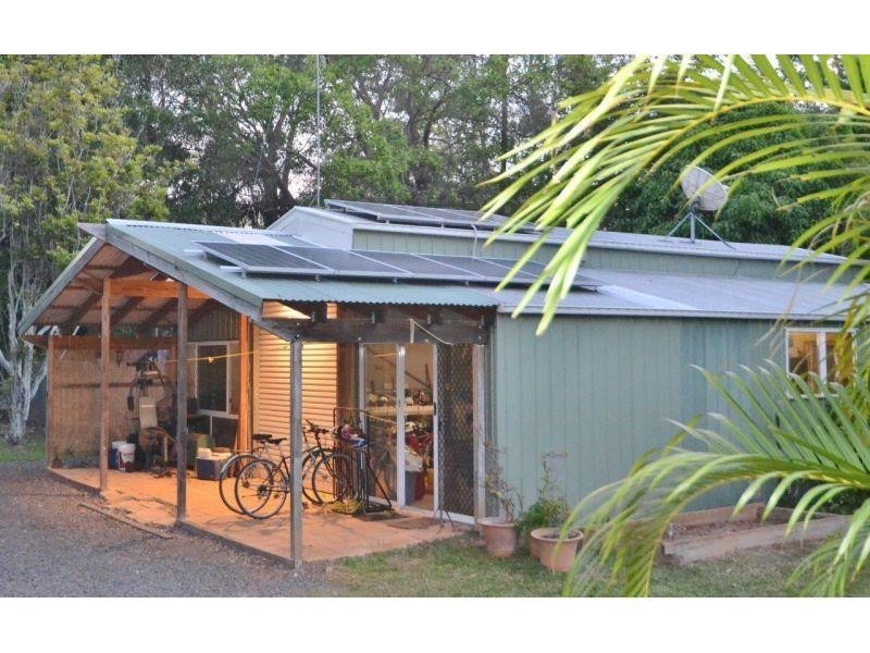 16 Heaviside Road, Neerdie QLD 4570