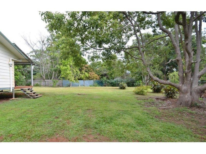 16 Heaviside Road, Neerdie QLD 4570