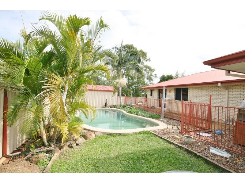 4 Magnolia Court, Southside QLD 4570