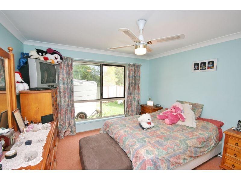 4 Magnolia Court, Southside QLD 4570