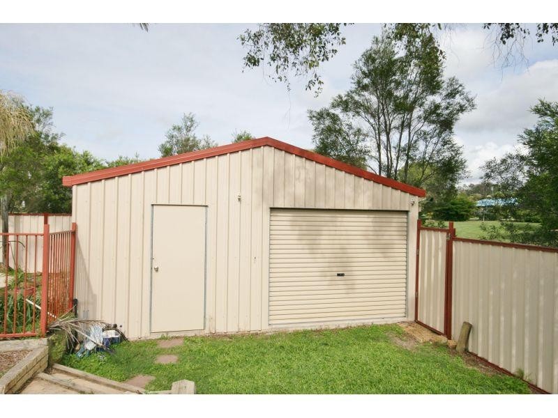 4 Magnolia Court, Southside QLD 4570