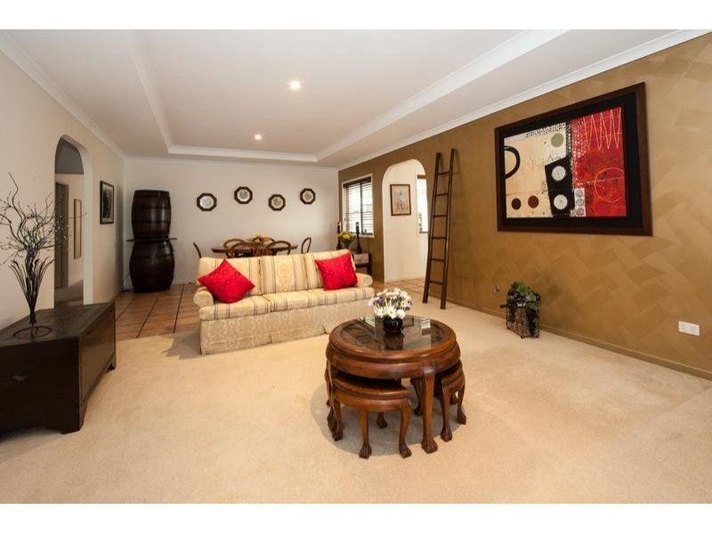 2 Waterside Court, Noosa Waters QLD 4566