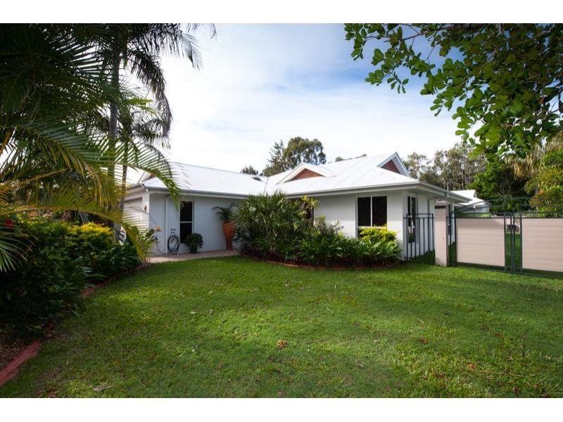 2 Waterside Court, Noosa Waters QLD 4566