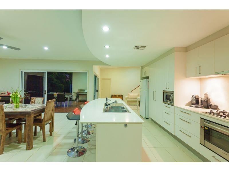 11 Friarbird Place, Pomona QLD 4568