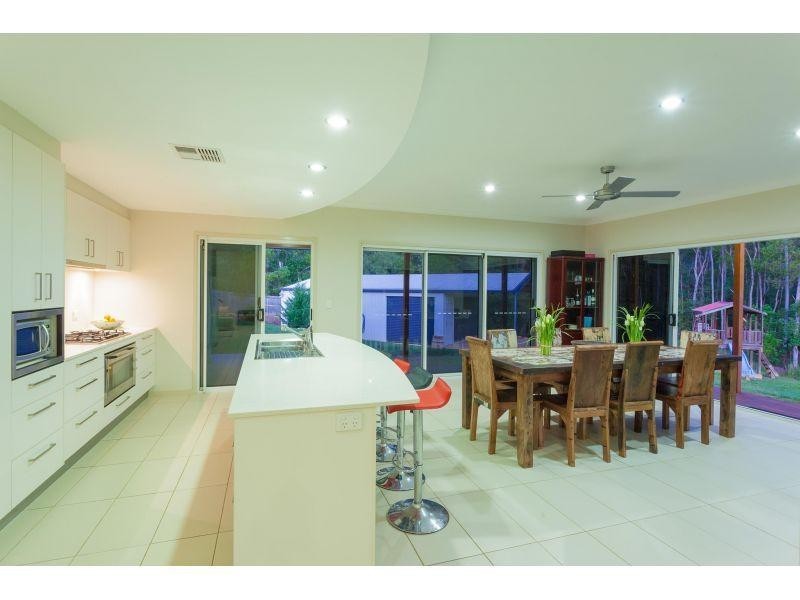 11 Friarbird Place, Pomona QLD 4568