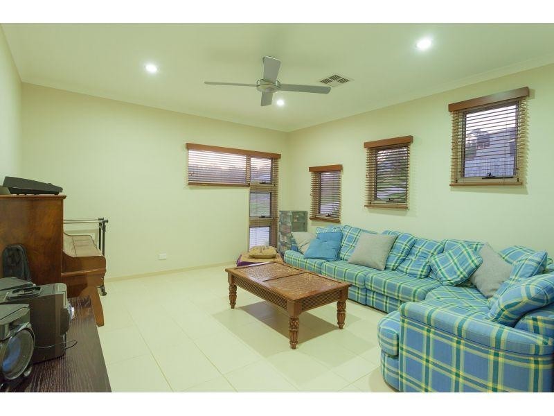 11 Friarbird Place, Pomona QLD 4568