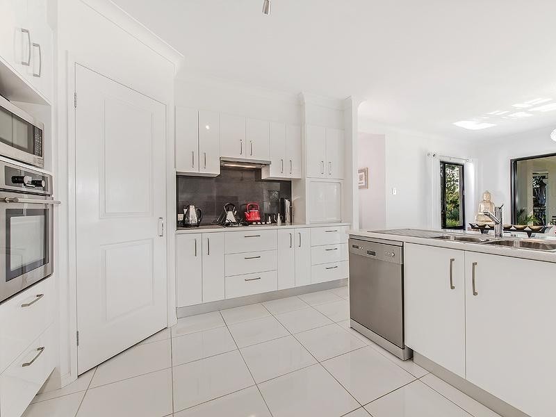 105 Devonstone Dve, Cooroibah QLD 4565