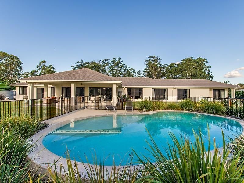105 Devonstone Dve, Cooroibah QLD 4565