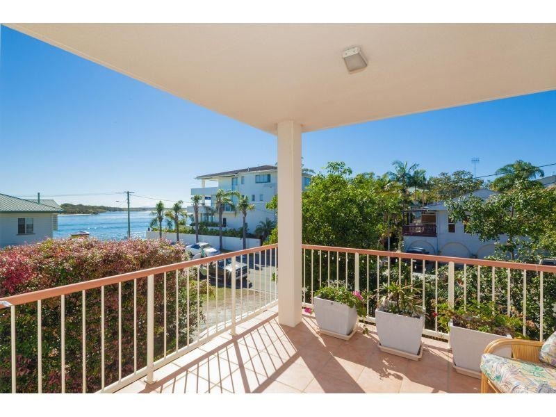 2/3 William Street, Noosaville QLD 4566