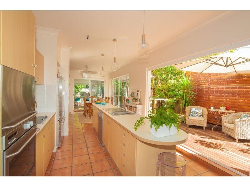 2/3 William Street, Noosaville QLD 4566