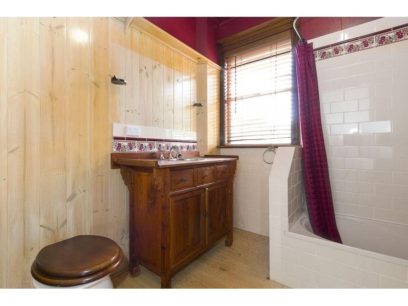 33 Kress Road, Tuchekoi QLD 4570