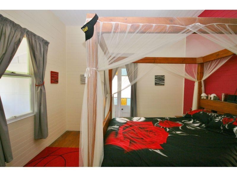 33 Lagoon Pocket Road, Long Flat QLD 4570