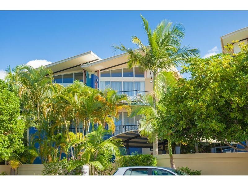 24 & 25/9 Albert Street, Noosaville QLD 4566