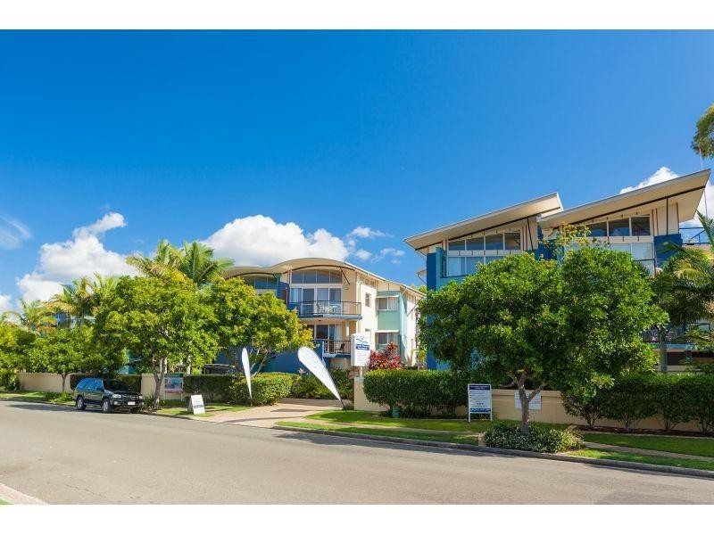 24 & 25/9 Albert Street, Noosaville QLD 4566