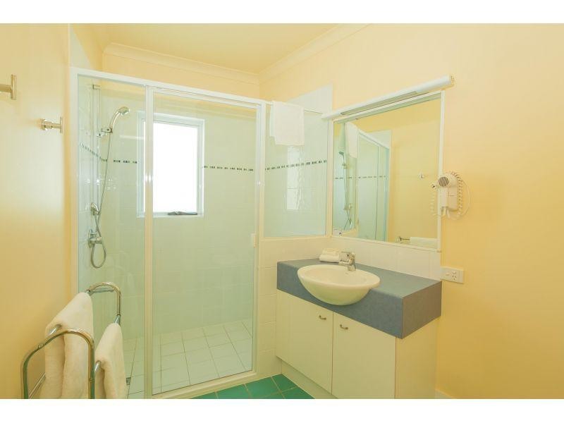 24 & 25/9 Albert Street, Noosaville QLD 4566