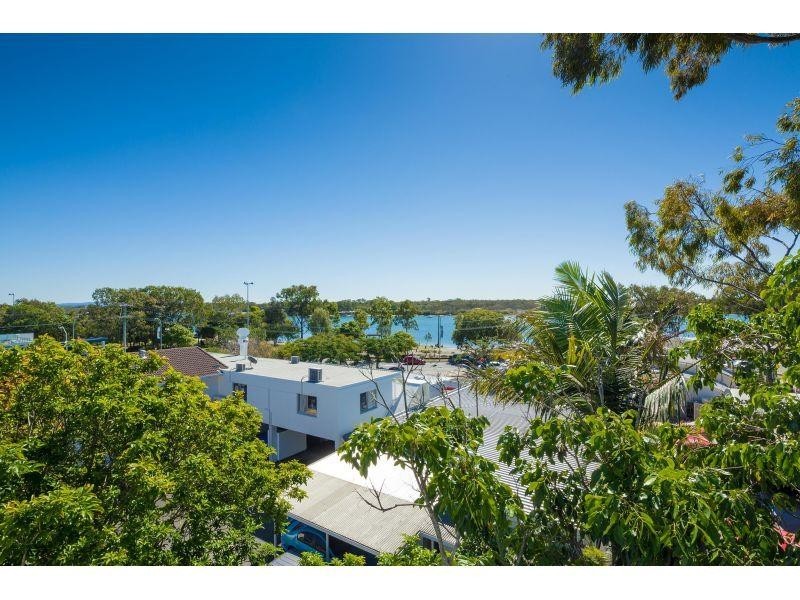 24 & 25/9 Albert Street, Noosaville QLD 4566