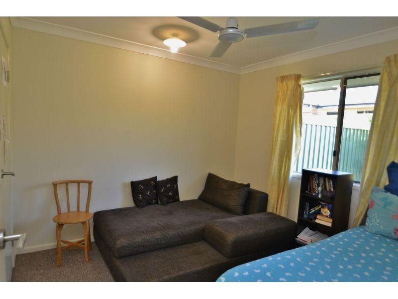 5b Vista Close, Southside QLD 4570