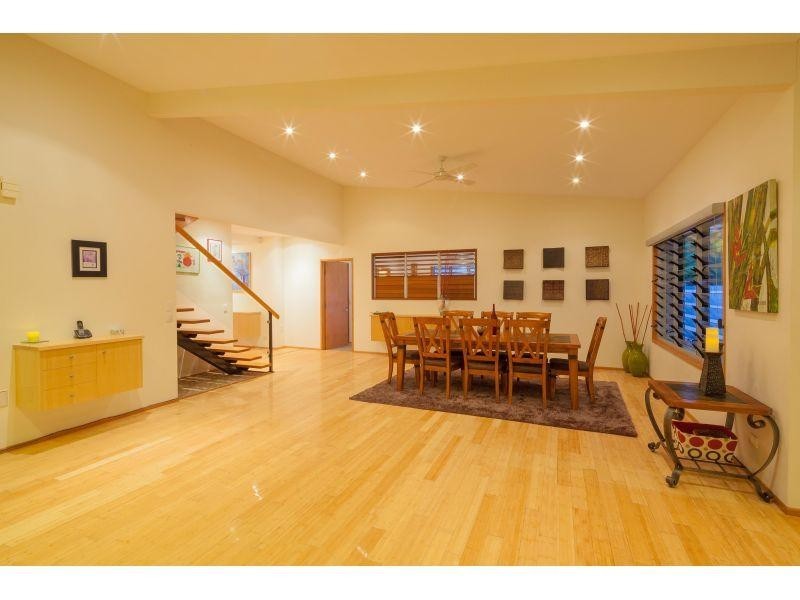 27 Creek Road, Noosaville QLD 4566