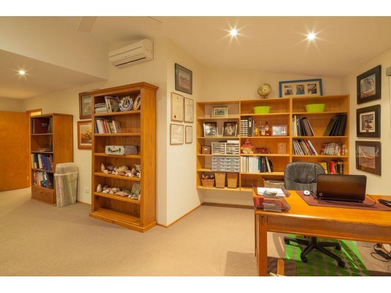 27 Creek Road, Noosaville QLD 4566