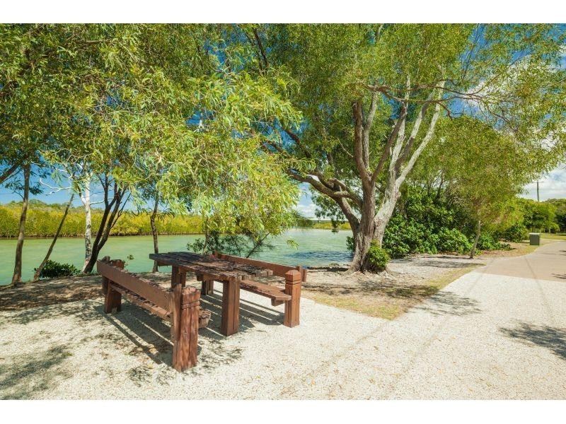 27 Creek Road, Noosaville QLD 4566